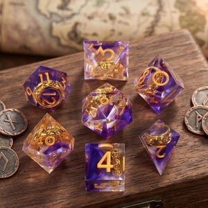 Juego de dados de fantasía, Tesoro del Dragón Durmiente Púrpura y Dorado (7 dados poliédricos)