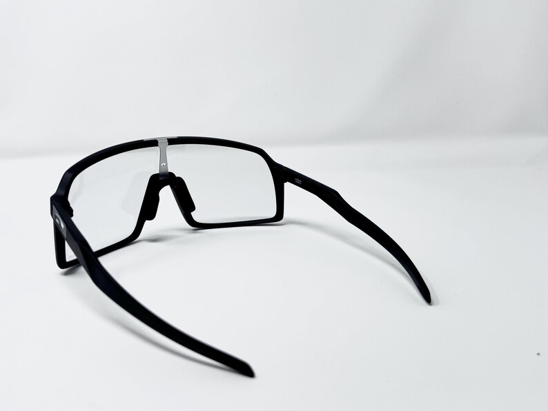 Oakley Sutro Sport Sunglasses / Photochromic Lens OO9406 / Black Frame Adaptive Lens / Cycling sunglasses image 3