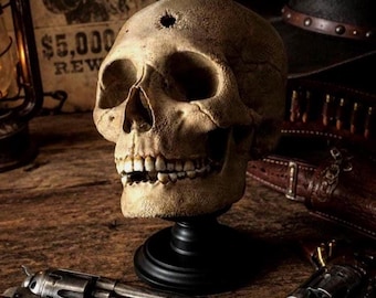 Réplica de cráneo de pistolero, escultura de cráneo humano, decoración del Viejo Oeste, reliquia vaquera, cráneo del Viejo Oeste, Memento Mori, soporte incluido