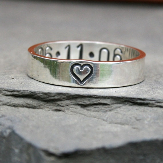 Personalized Hand Stamped Jewelry Personalized Sterling Silver Anniversary Ring Heart With Custom Date Etsy Canada