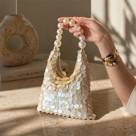 Handmade White Beaded Shell Style Mini Bag, White Shell Beaded Purse, Pearl Handle Evening Bag, Bridal Wedding Handbag, Luxury Artisan Piece