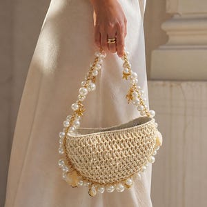Handmade Boho Shell Beaded Raffia Bag, Straw Beach Purse, Pearl Chain Shoulder Bag, Vacation Summer Handbag, Coastal Bohemian Clutch