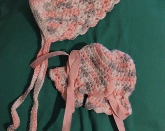 Newborn bonnet & mittens