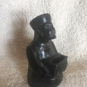 Vintage Aziatische man met een wierookdoos - Wierookbrander