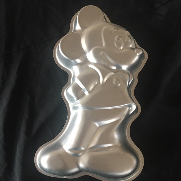 Mickey Mouse Wilton Cake Pan, DC Superhero Wilton Cake Pan, Mickey Mouse Band Leader Wilton Cake Pan~Aluminum~Baking Molds