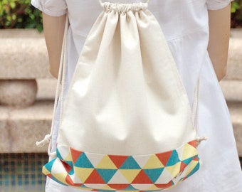 Mochila con cordón/ Mochila de algodón/ Bolsa con cordón/ Mochila hecha a mano/ Bolsa de gimnasio/ Bolsa de natación ~ Patrón triangular (B35)