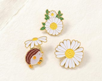 Daisy Enamel Pin Set, Cute White Flower Brooch Collection, Hedgehog Daisy Pins for Jackets Bags, Botanical Gift for Nature Lovers