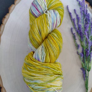 Sockenwolle, Merinowolle, handgefärbt, superwash, Experiment, 463 m, Versandkostenfrei!
