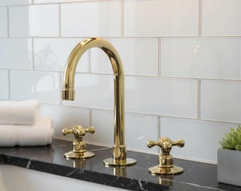 Luxury Gold Bathroom Faucet – Solid Brass Sink Tap – 3 Hole Widespread Faucet – Vintage Style Vanity Fixture – Elegant Modern Bathroom Decor