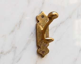 Vintage Brass Wall Hook – Decorative Coat Hook – Antique Style Wall Hanger – Rustic Home Décor – Entryway Hook