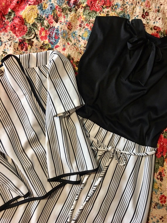 SALE! Vintage Sears Black and White Dress with Ma… - image 4
