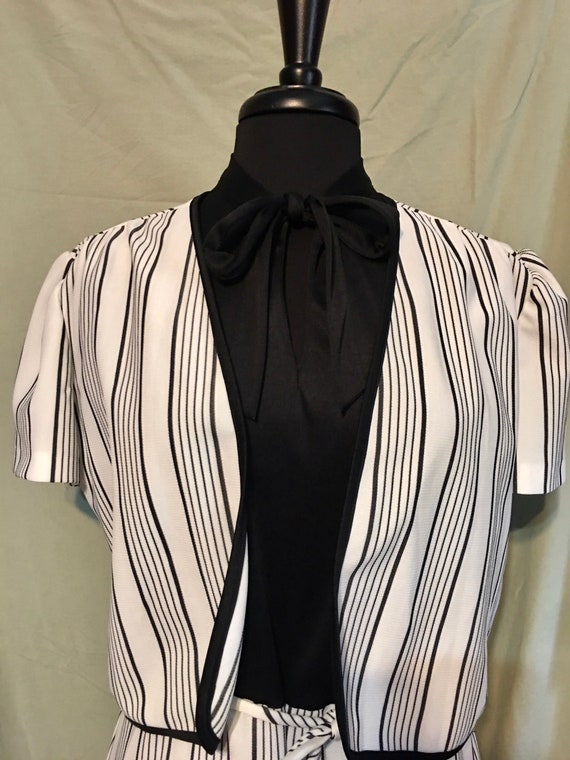 SALE! Vintage Sears Black and White Dress with Ma… - image 2