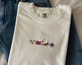 Camiseta Comfort Colors bordada para el 4 de julio, camiseta patriótica, camiseta con la bandera estadounidense bordada, regalo para el Día de la Independencia.
