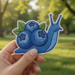 Blåbärssnigellapp, söt kawaii natur broderad lapp, fruktdjur stryk- och sy-på kardborrelappar för jeansjacka ryggsäck kläder