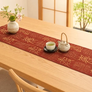 Japoński bieżnik na stół Obi 30x98 cm, wzór długowieczności (Juji Mon), jedwabny element centralny stołu, remake kimono Obi, wystrój japoński, wyprodukowano w Japonii
