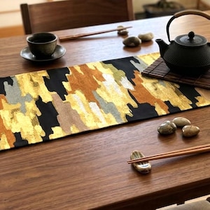 30.5×92cm Vintage Silk Obi Table Center, Kasumi Pattern, Japanese Table Mat, Kimono Obi Remake, Made in Japan