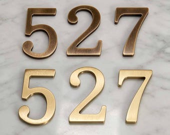 Türnummern aus massivem Messing zum Selbstkleben: Elegante Hotelzimmerschilder