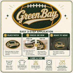 Puede incluir: Parche de Green Bay con forma de bal&oacute;n de f&uacute;tbol, con el nombre del equipo en escritura blanca. Se incluyen instrucciones de aplicaci&oacute;n y cuidado. El parche es verde con un borde dorado.