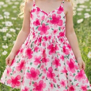 Vestido de verano floral para niña con espalda fruncida, poliéster ligero, LAZE hecho a mano.