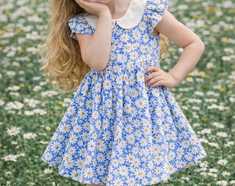 Vestido de algodón con margaritas hecho a mano para niñas – Ropa de verano para niñas pequeñas con estampado floral azul