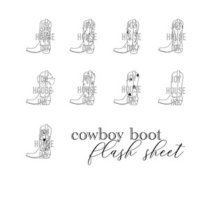 Puede incluir: Una lámina de tatuajes en blanco y negro con varios diseños de botas de vaquero. Las botas tienen diferentes patrones y adornos. El texto "cowboy boot flash sheet" está escrito en cursiva.