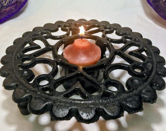Vintage cast iron trivet warmer