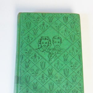 The Bobbsey Twins on a Houseboat Book by Laura Lee Hope, 1943
