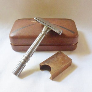 GEM Micromatic Safety Razor in Case with Copper Blade Holder, Vintage Comb Razor and Case