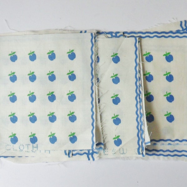 E & W Quadriga Cloth Fat Quarters and Two Stitched Pieces, Vintage Apple Print Cotton Fabric, 50s