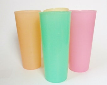 Four Tupperware Tumblers, Vintage Plastic 16 oz Tumblers