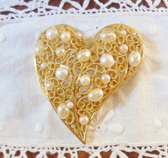 Large Pearl Heart Pin, Gold Heart with Pearls and… - image 4