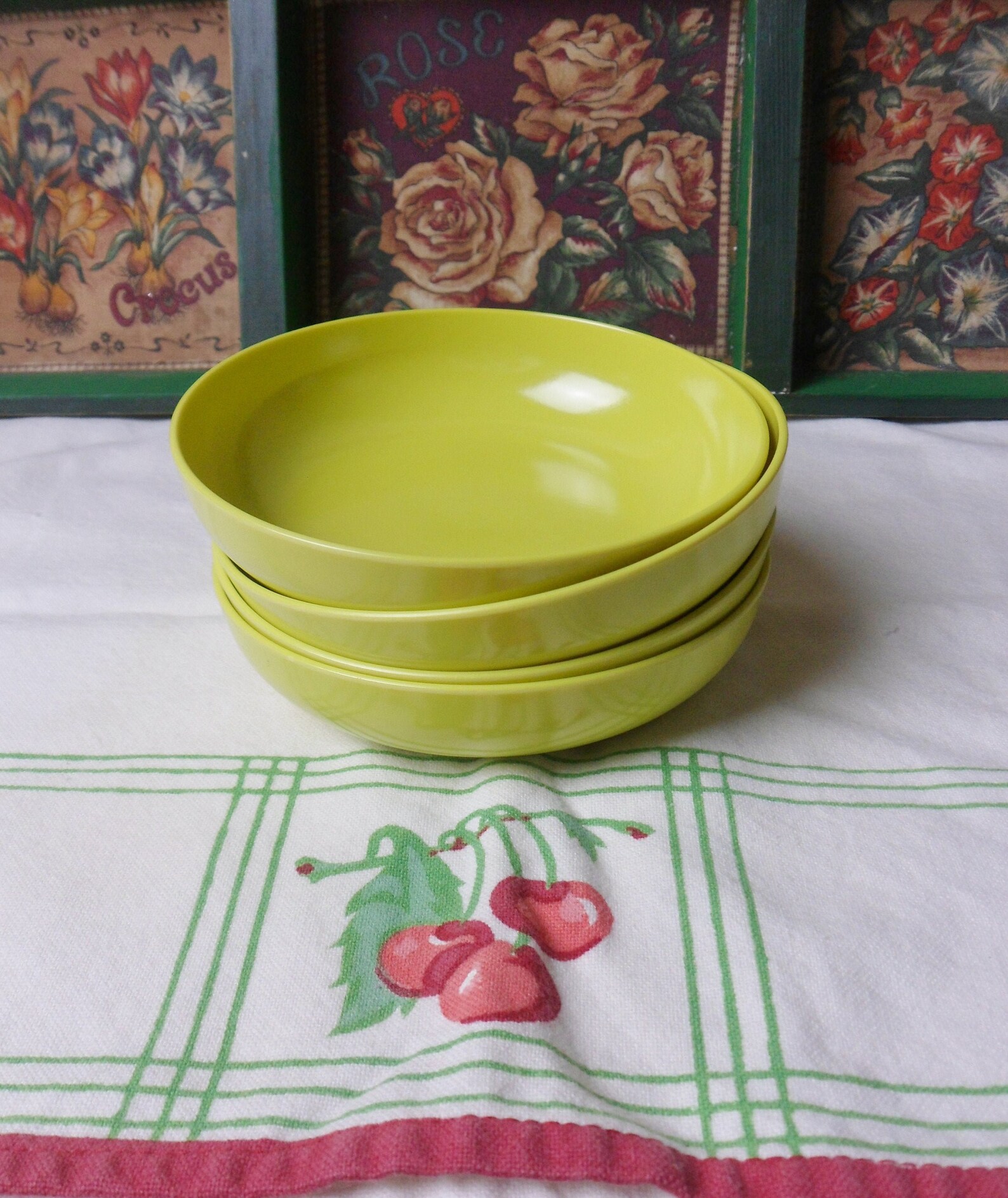 Four Avocado Bowls Small Plastic Fruit Bowls Melamine Style Etsy