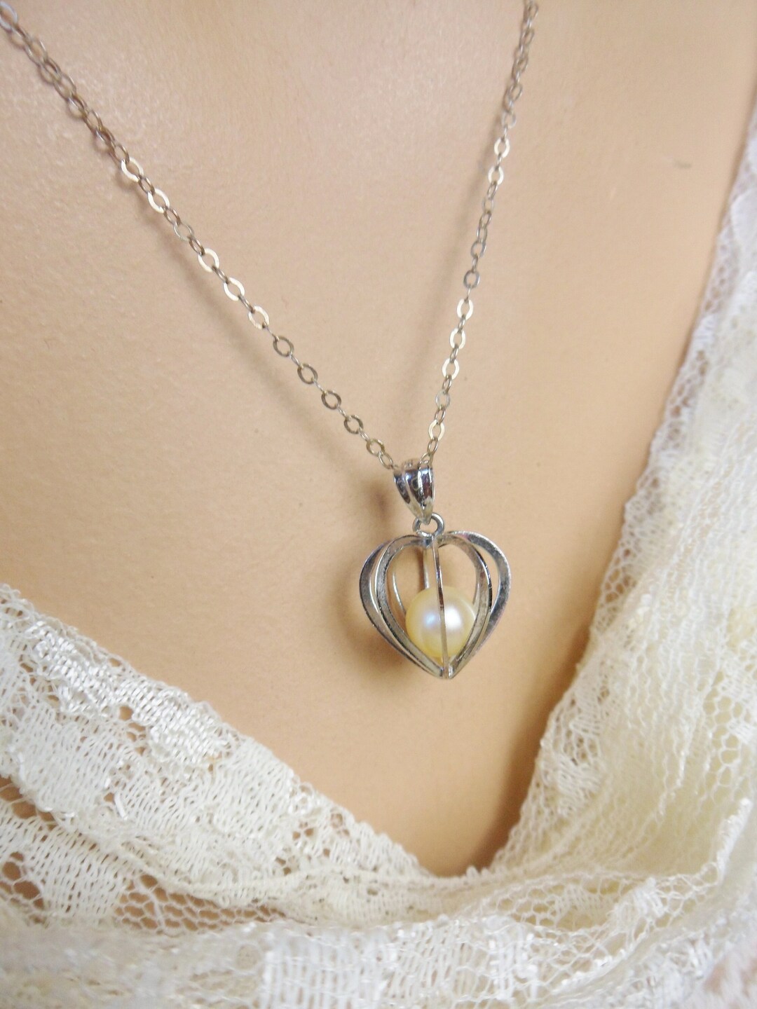 【NIRO】MARBLE GLASS HEART PEARL NECKLACE #102 MARBLE GLASS HEART PEARL NECKLACE #102 - NiRO.SERENDIPITY