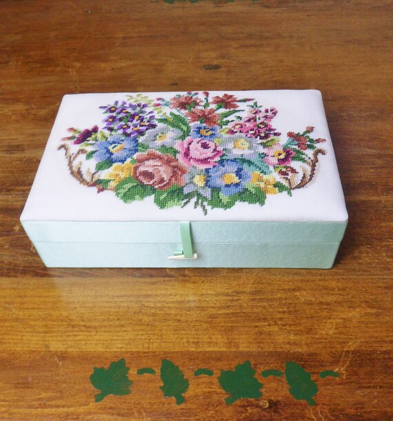Needlepoint Lid Green Satin Jewelry Box Fetco Padded Jewelry Etsy