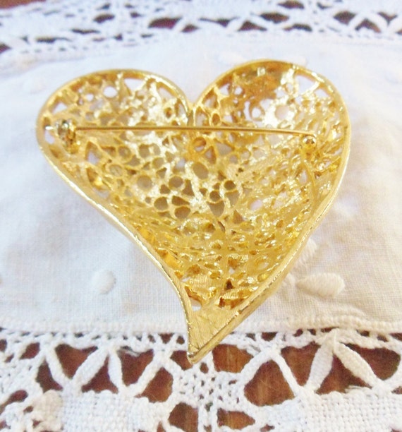 Large Pearl Heart Pin, Gold Heart with Pearls and… - image 7