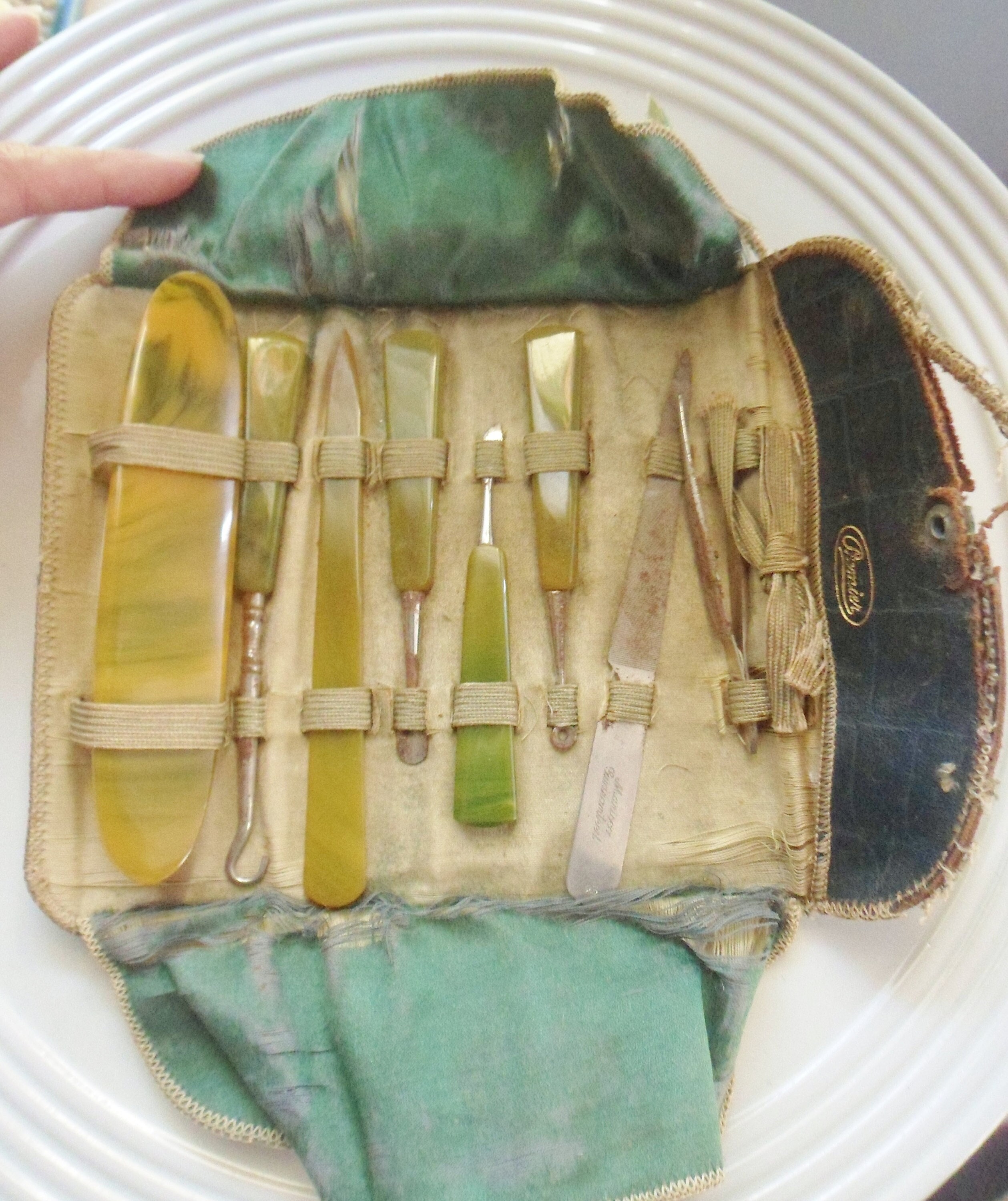 German Premier Manicure Set in Leather 