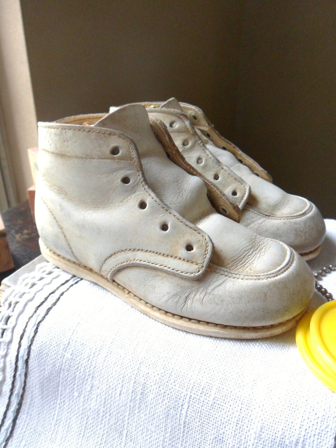 White Leather Baby Shoes, Size 4 1/2, Baby Beayer Walkers From the 60's ...