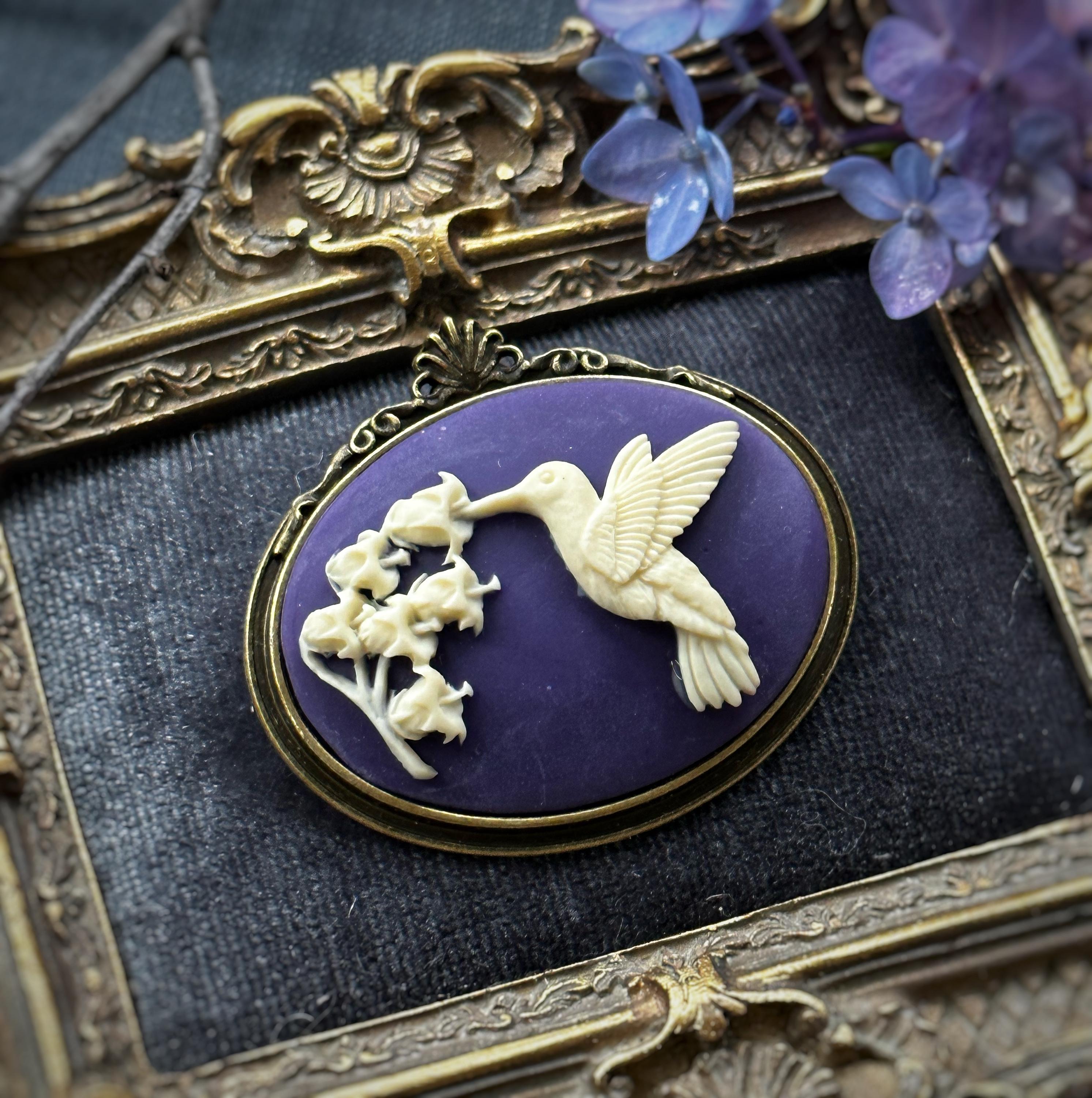 EMEGCY Flower Floral Brooch Pin - Pearl & Rhinestone Crystal Lapel Pin For Women | 18k Gold Plated | Dress & Scarf Accessory