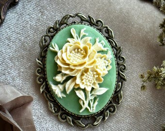 Broche Vintage En Vieil Or Avec Camée Paysage Et Fleur Séchée - Modèle 3224, Parfait Pour Les Amateurs De Bijoux Anciens