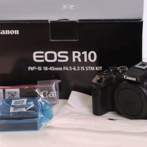 Canon EOS R10 Kit 18-45mm IS STM – Compact Mirrorless Camera, Great for Creators & Beginners