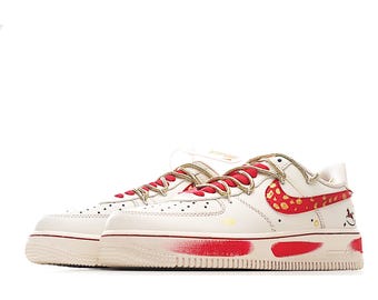 Zapatillas Air Force 1 personalizadas en rojo y dorado con diseño de carrusel / Ropa urbana pintada a mano para el Año Nuevo Lunar