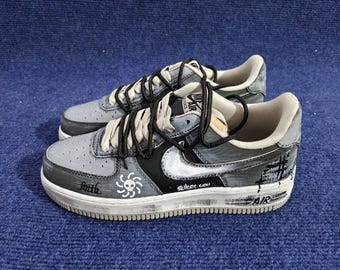 Zapatillas Air Force 1 personalizadas / Diseño monocromático desgastado "Spider Skull" / Zapatillas de estilo urbano pintadas a mano