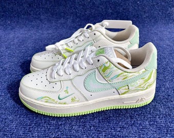 Zapatillas Air Force 1 personalizadas con diseño de mármol verde / Estilo urbano AF1 con estampado de naturaleza pintado a mano