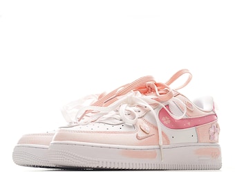 Zapatillas Air Force 1 personalizadas con estampado de flores de cerezo rosas / Ropa urbana Sakura AF1 pintada a mano