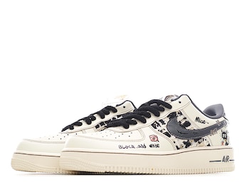 Zapatillas Air Force 1 personalizadas pintadas a mano, estilo urbano con grafitis de gatos.