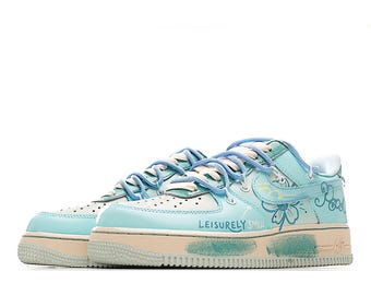 Zapatillas Air Force 1 personalizadas en verde menta / Estilo urbano AF1 con diseño de sonrisa relajada pintada a mano