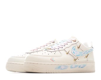 Zapatillas Air Force 1 personalizadas con estampado de ondas pastel / Zapatillas AF1 de estilo urbano onírico pintadas a mano