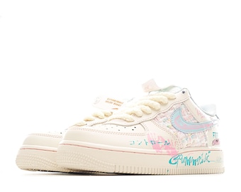 Zapatillas Air Force 1 personalizadas pintadas a mano, estilo Y2K Anime Graffiti Streetwear.
