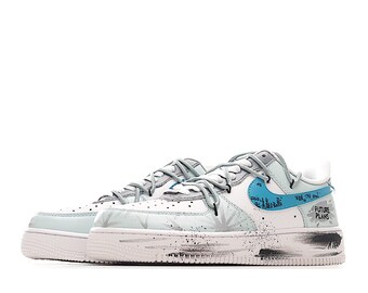 Zapatillas Air Force 1 personalizadas azul claro con efecto desgastado / Arte callejero AF1 pintadas a mano