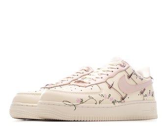 Zapatillas Air Force 1 personalizadas con estampado floral rosa / Estilo cottagecore urbano pintado a mano AF1